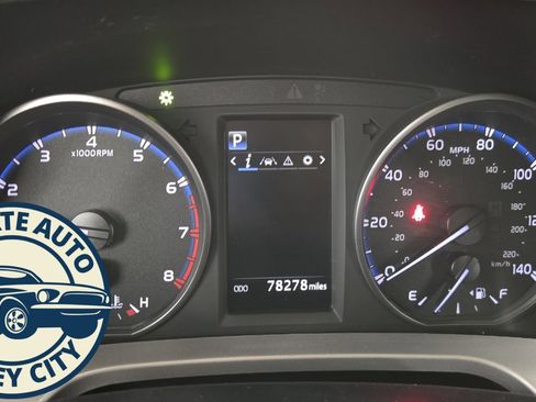 Used 2018 Toyota RAV4 LE w/ All Weather Liner Package image 10