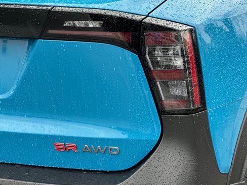 Used 2025 Nissan Kicks SR image 27