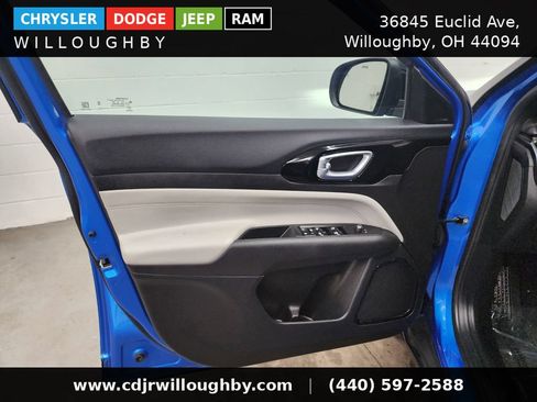Used 2024 Jeep Compass Limited AWD/4WD image 11