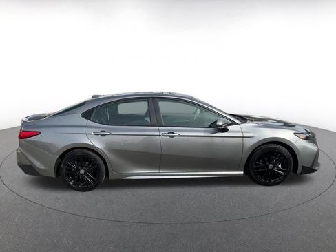 Used 2025 Toyota Camry SE image 16