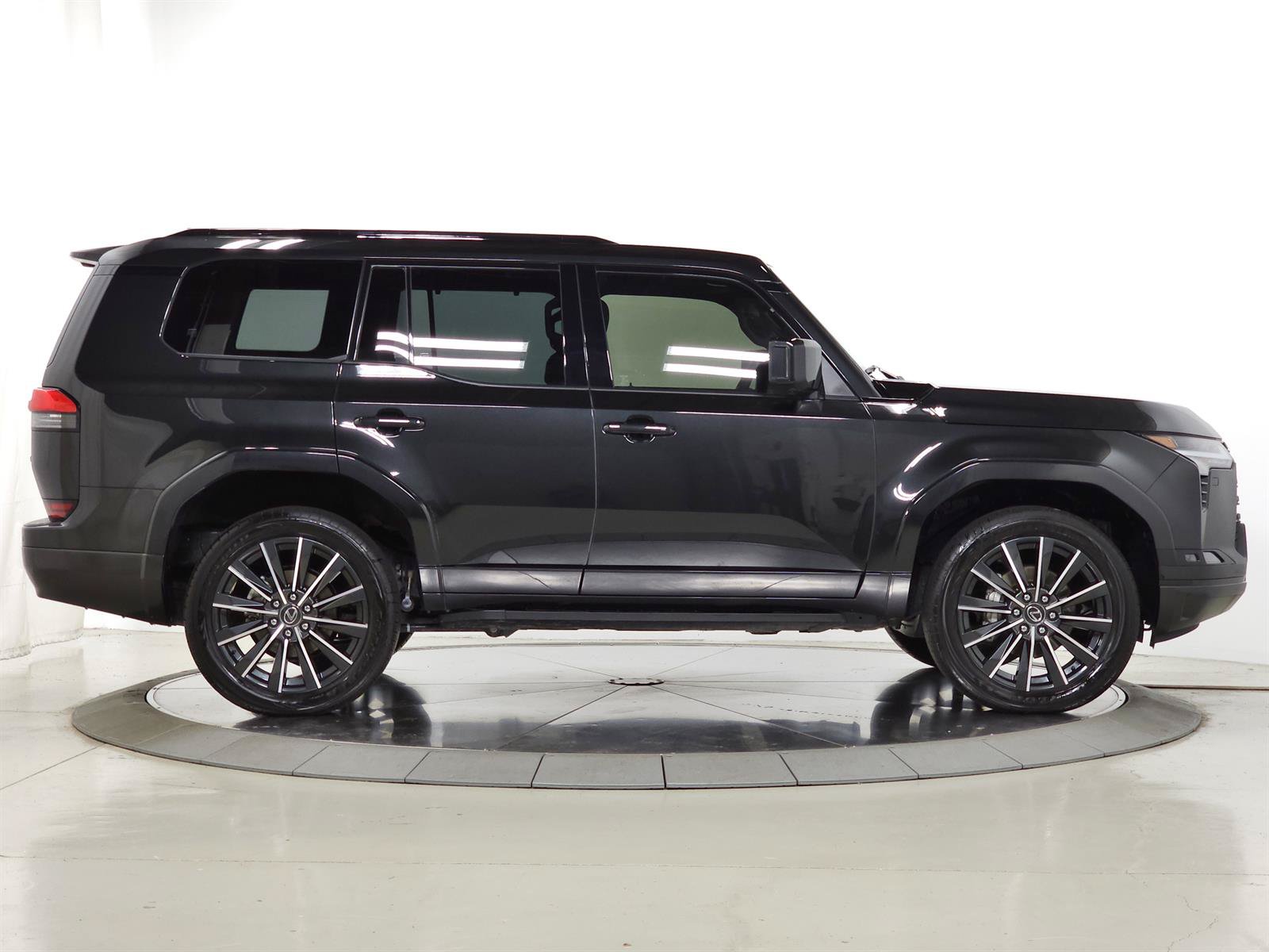 Used 2024 Lexus GX 550 w/ Cold Area Package AWD/4WD image 10