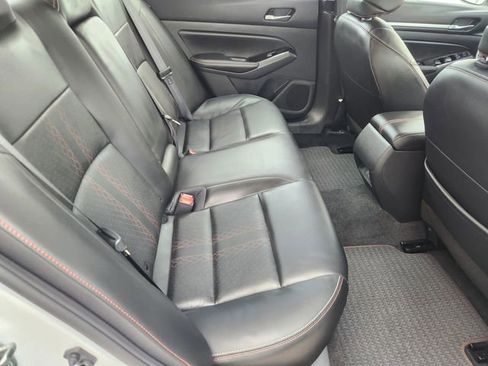 Used 2024 Nissan Altima 2.5 SR w/ SR Premium Package FWD image 32