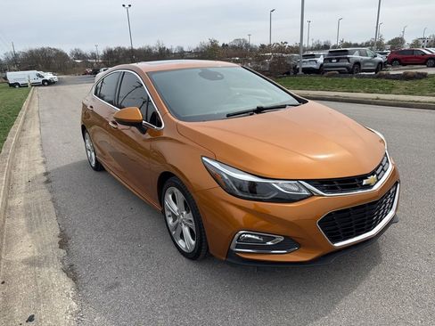 Used 2017 Chevrolet Cruze Premier image 2