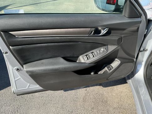 Used 2022 Honda Accord LX image 10