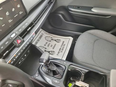 Used 2025 Kia K4 LXS image 11