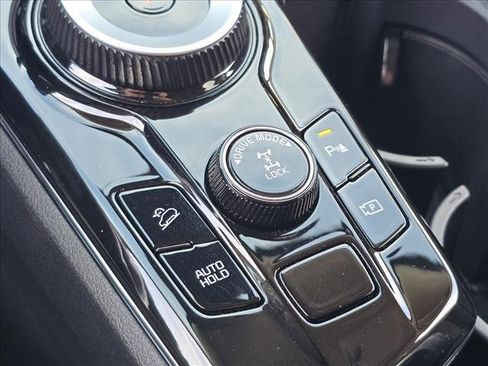 Certified 2024 Kia Sportage EX image 25