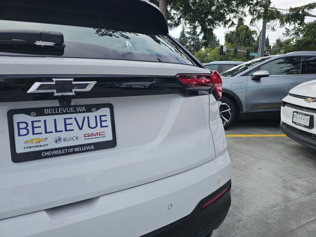 New 2027 Chevrolet Bolt LT FWD image 17