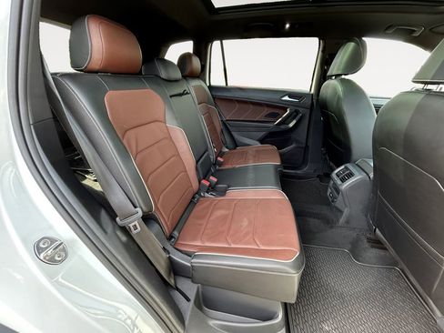 Used 2022 Volkswagen Tiguan SEL R-Line image 11