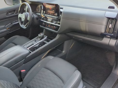 Used 2024 Nissan Pathfinder SV FWD image 48