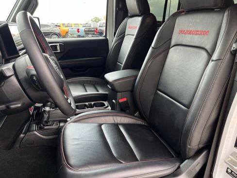 Used 2024 Jeep Gladiator Rubicon AWD/4WD image 13