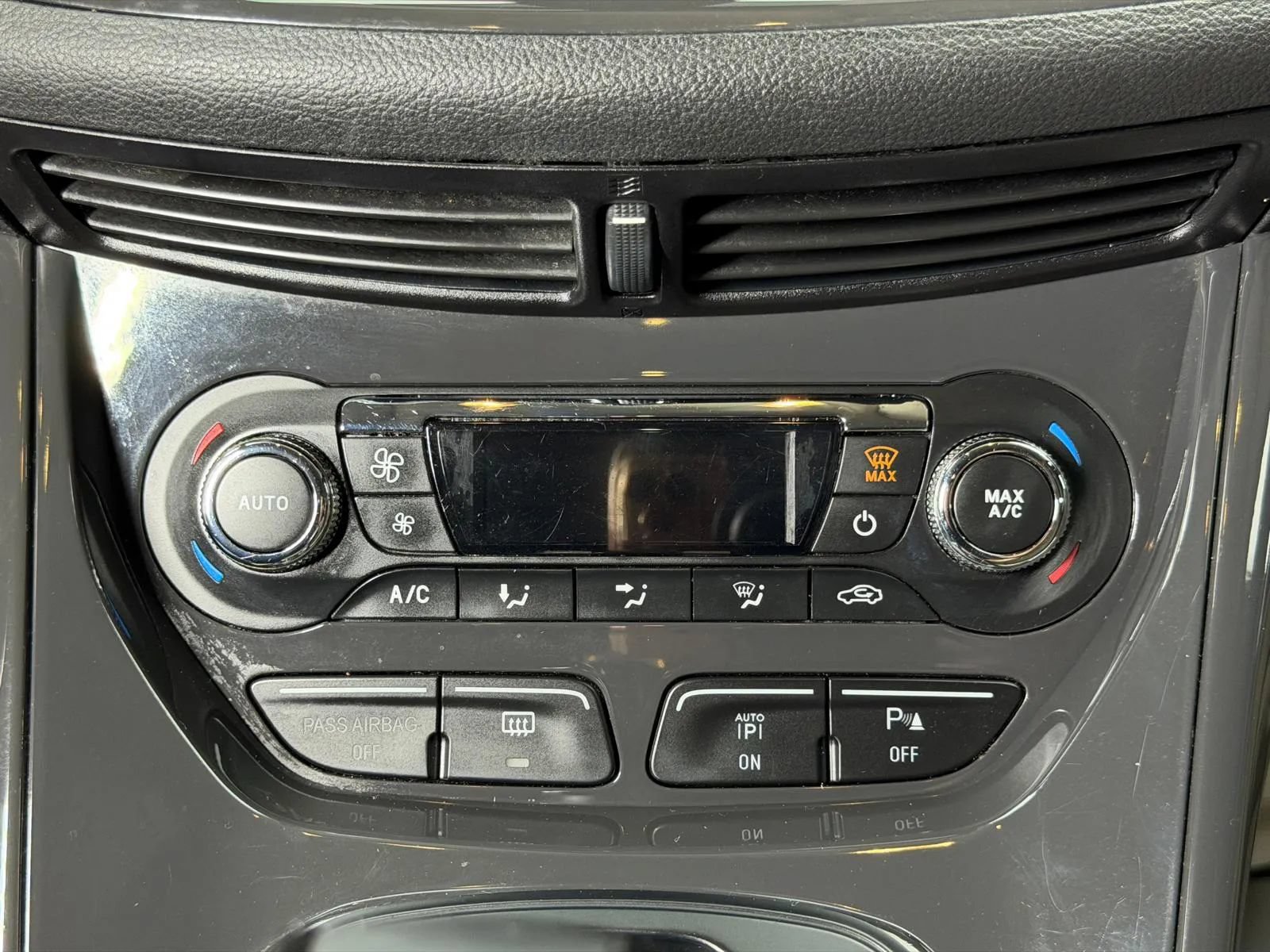 Used 2016 Ford Escape Titanium w/ Equipment Group 301A FWD image 34