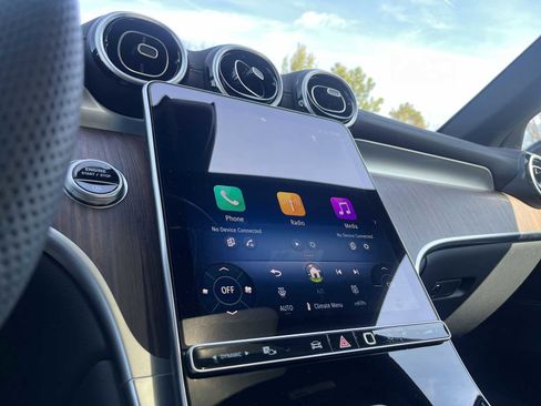 Used 2025 Mercedes-Benz GLC 300 4MATIC image 42