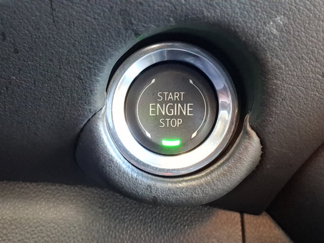Used 2025 Chevrolet Suburban Premier AWD/4WD image 22