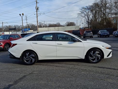 Used 2025 Hyundai Elantra Sport image 7