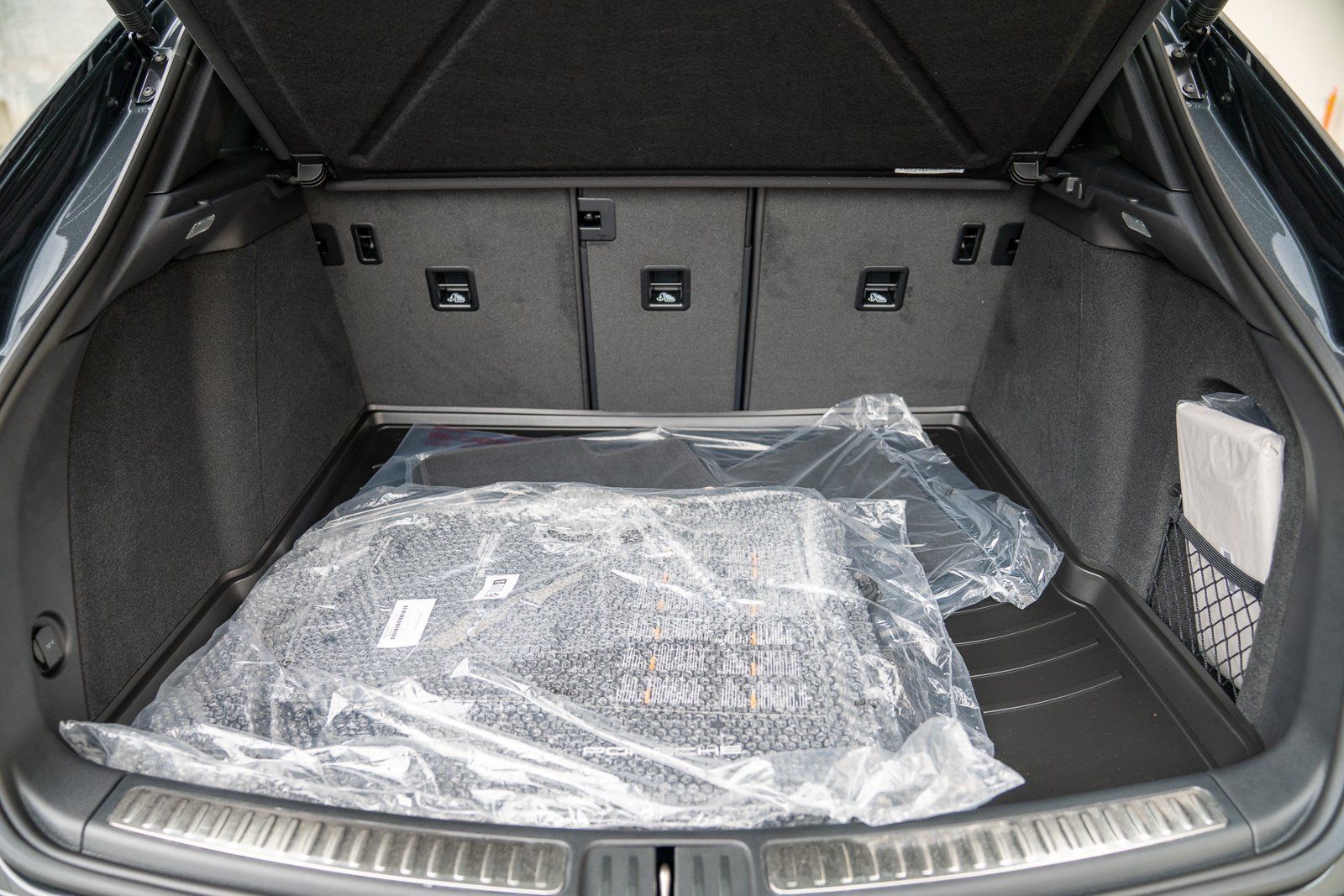 Certified 2026 Porsche Macan AWD/4WD image 27