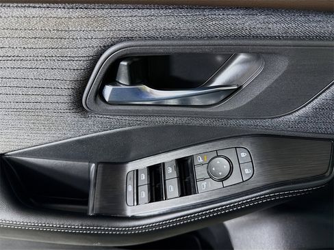 Certified 2023 Nissan Rogue SV image 23