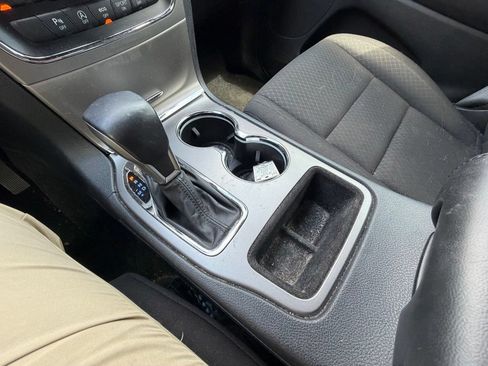 Used 2019 Jeep Grand Cherokee Laredo RWD image 11
