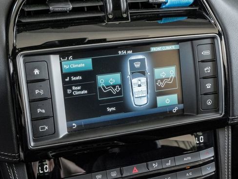 Used 2017 Jaguar F-PACE S image 38