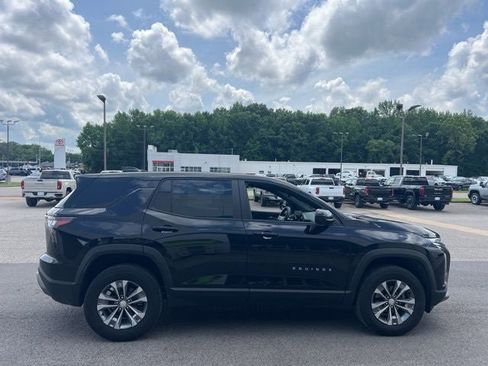 Used 2026 Chevrolet Equinox LT w/ Safety and Technology Package FWD image 7