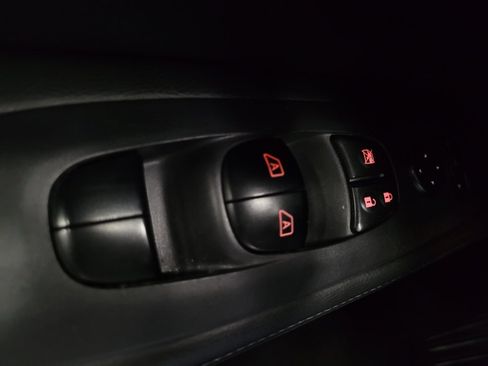 Used 2020 Nissan Pathfinder SV image 27