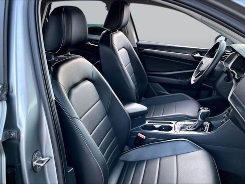 Used 2023 Volkswagen Jetta SE w/ Panoramic Sunroof Package FWD image 9