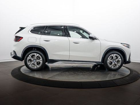 Used 2023 BMW X1 xDrive28i w/ Convenience Package AWD/4WD image 3