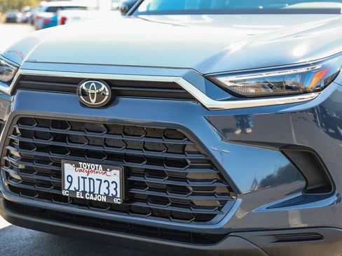 Certified 2024 Toyota Grand Highlander AWD image 20