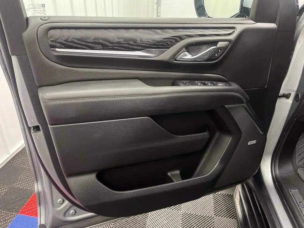 Used 2024 GMC Yukon XL Denali w/ Advanced Technology Package AWD/4WD image 23