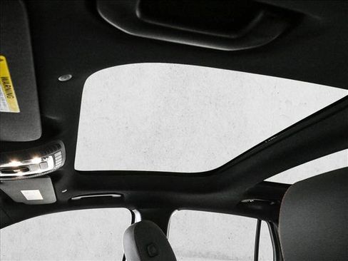 Used 2026 Mercedes-Benz GLA 35 AMG 4MATIC image 17