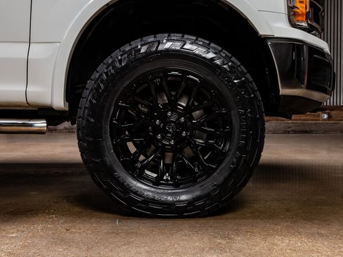 Used 2018 Ford F150 Lariat image 12