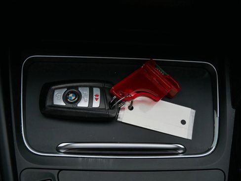 Used 2016 BMW 320i xDrive Sedan image 23