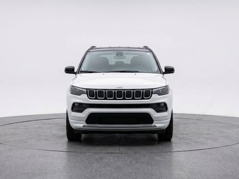 Used 2025 Jeep Compass Limited image 2