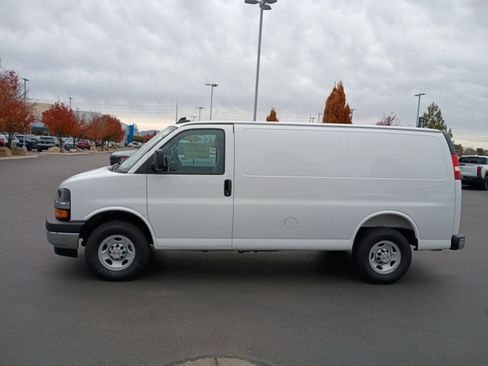 New 2025 Chevrolet Express 2500 w/ Driver Convenience Package image 15