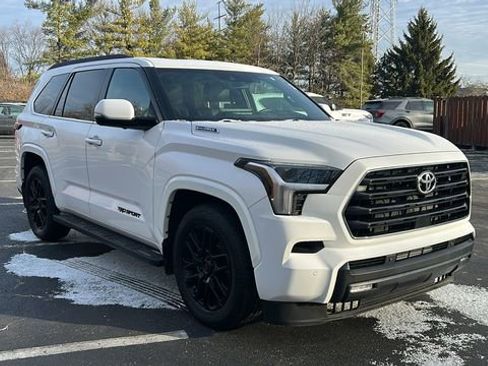 Used 2025 Toyota Sequoia SR5 w/ SR5 Premium Package image 23