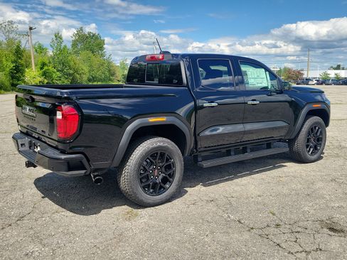 New 2026 GMC Canyon Denali w/ LPO, Denali Black Edition AWD/4WD image 7