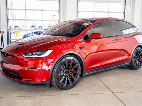 Used 2024 Tesla Model X Plaid image 11