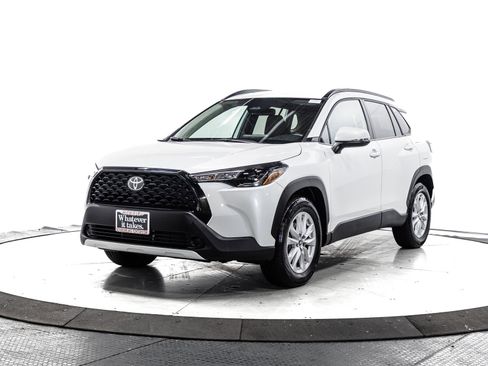 Certified 2024 Toyota Corolla Cross LE image 3