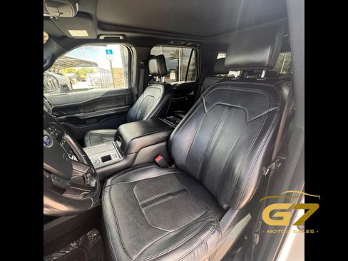 Used 2019 Ford Expedition Limited w/ Texas Edition Package RWD image 12
