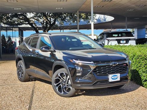 New 2026 Chevrolet Trax RS w/ Driver Confidence Package image 2