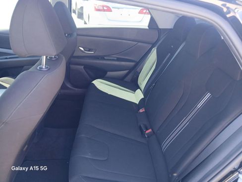 Used 2022 Hyundai Elantra SEL image 12