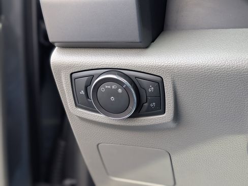 Used 2019 Ford F250 XLT w/ Snow Plow Prep Package image 26