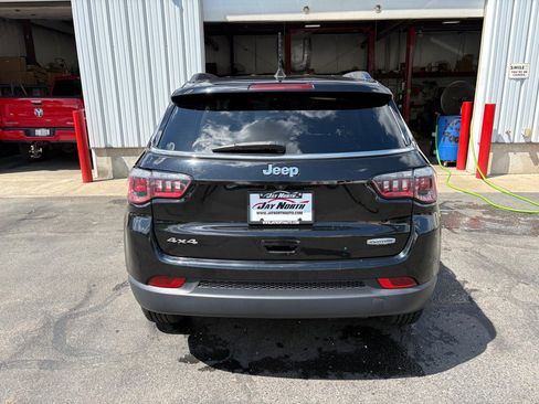 Used 2019 Jeep Compass Latitude image 4