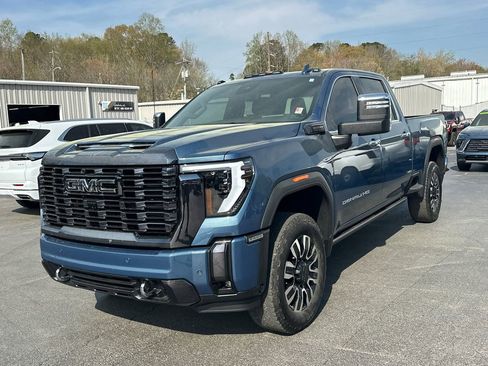Used 2024 GMC Sierra 2500 Denali Ultimate AWD/4WD image 2