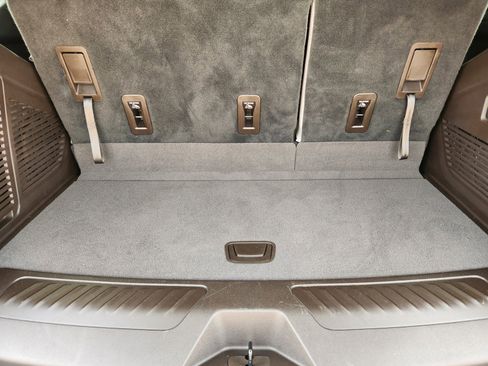 Used 2023 Chevrolet Tahoe LS RWD image 25