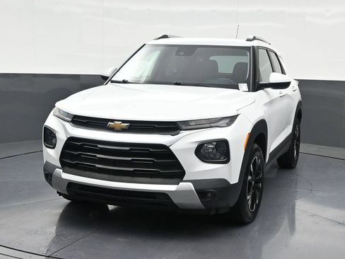 Used 2021 Chevrolet TrailBlazer LT w/ Convenience Package image 9
