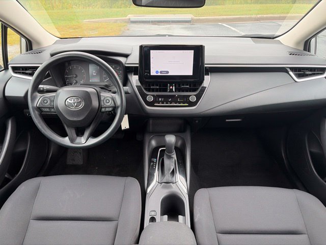 Used 2025 Toyota Corolla LE FWD image 15