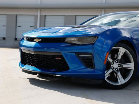 Used 2017 Chevrolet Camaro SS image 30