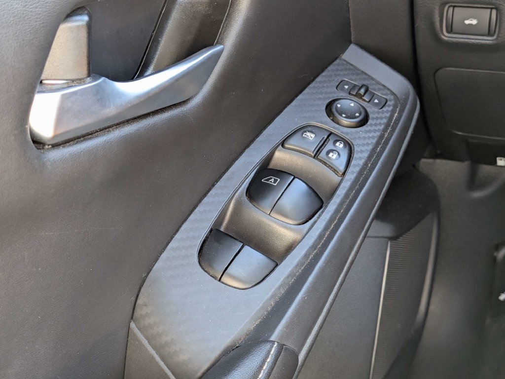 Used 2025 Nissan Sentra SV FWD image 17