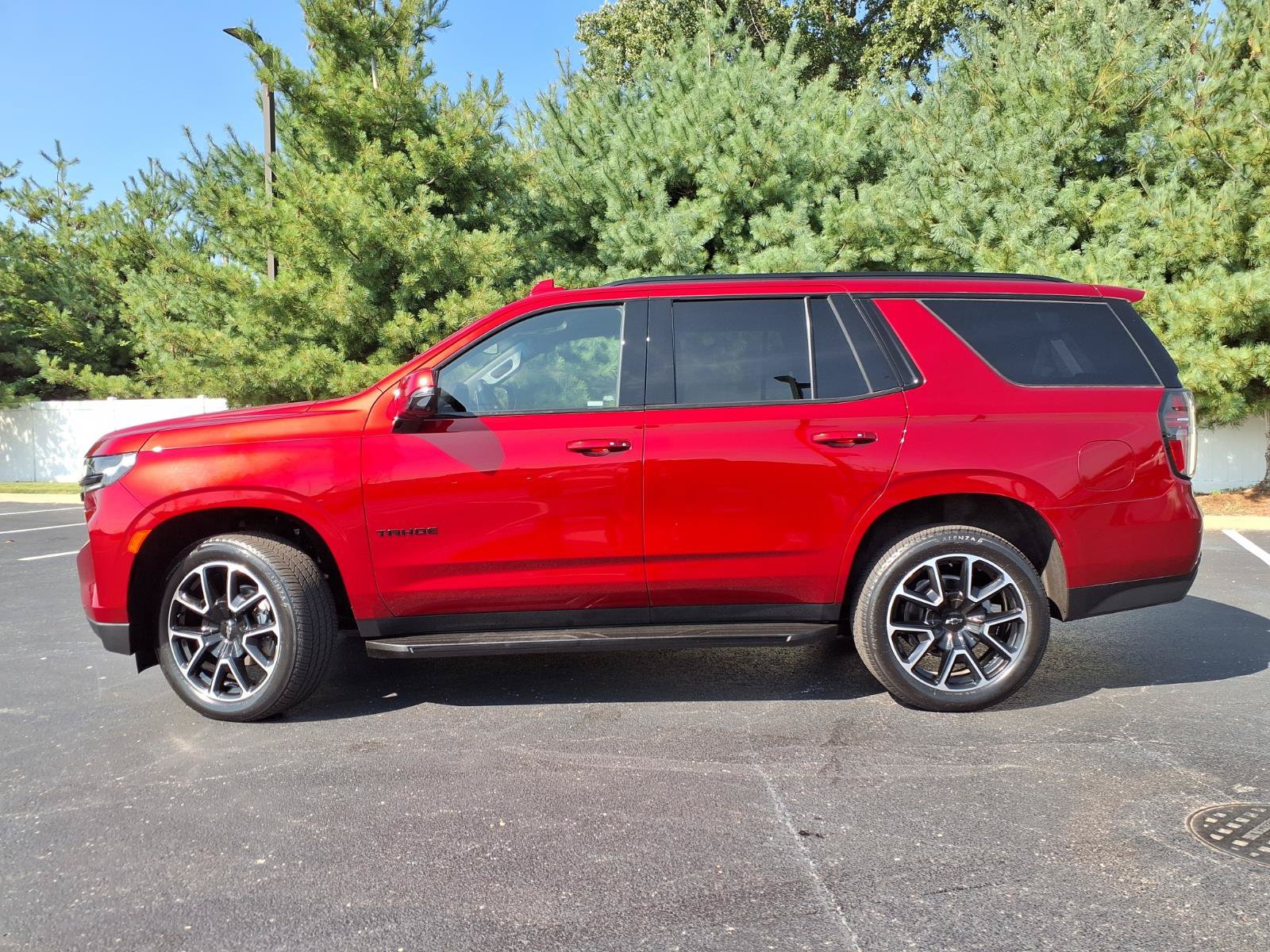 Used 2024 Chevrolet Tahoe RST w/ Luxury Package AWD/4WD image 28