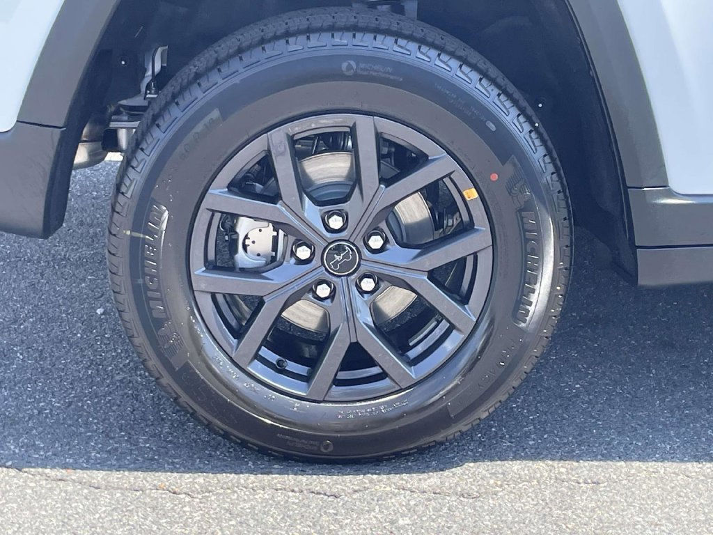 New 2027 Jeep Grand Cherokee Altitude AWD/4WD image 13